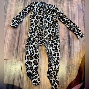 Posh peanut cheetah print ruffle footie.